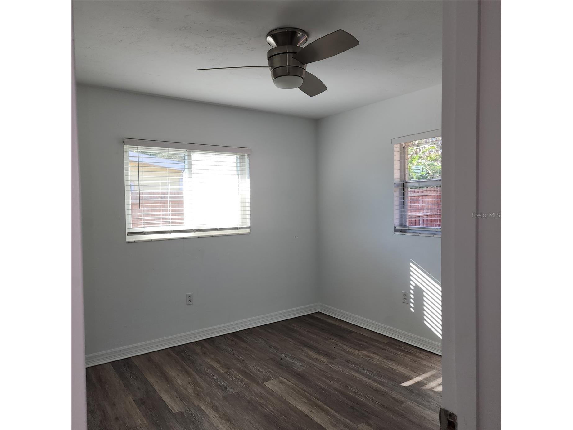 3925 Omega Lane Sarasota FL 34235 A4683774 image16