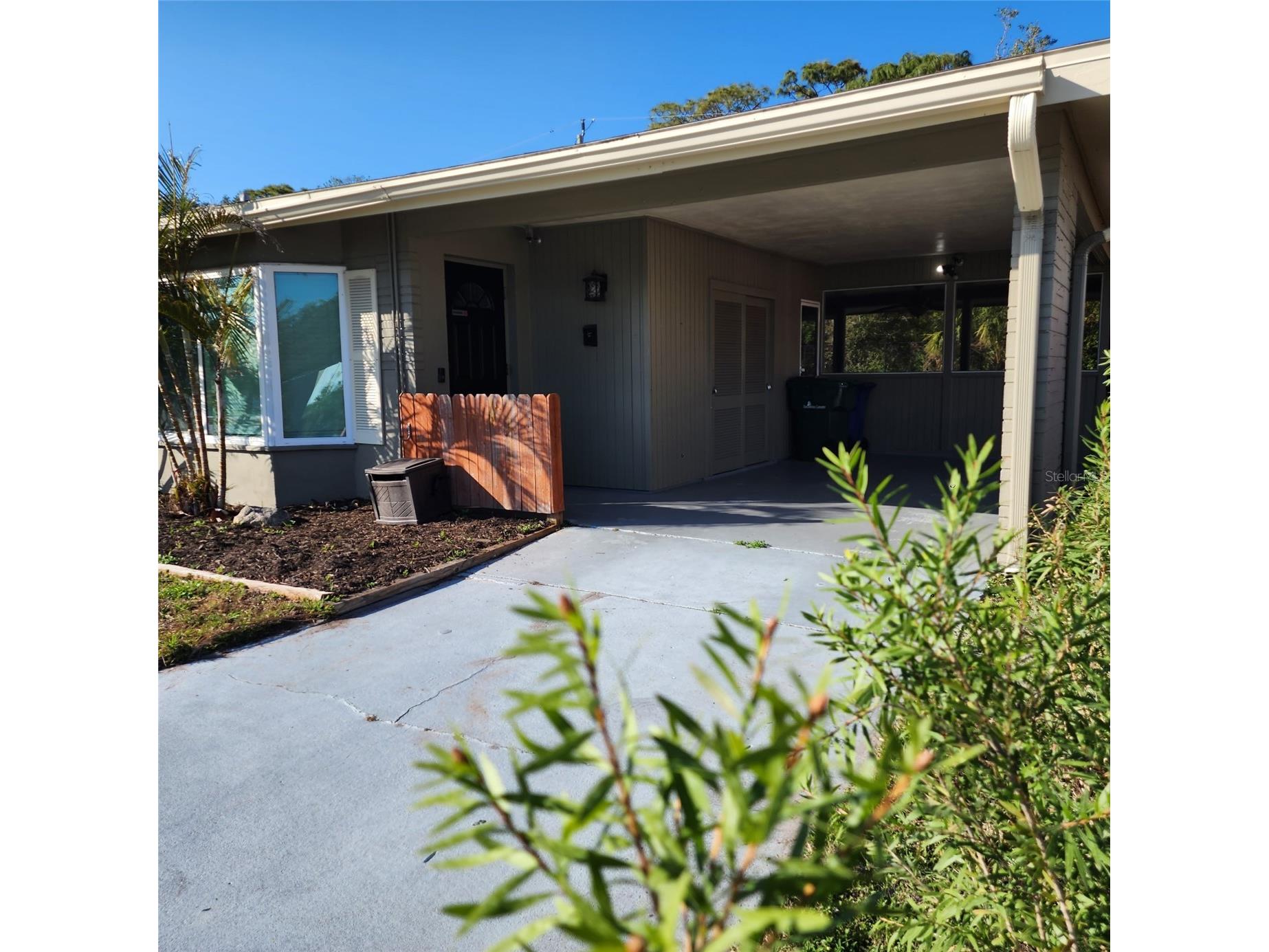 3925 Omega Lane Sarasota FL 34235 A4683774 image2