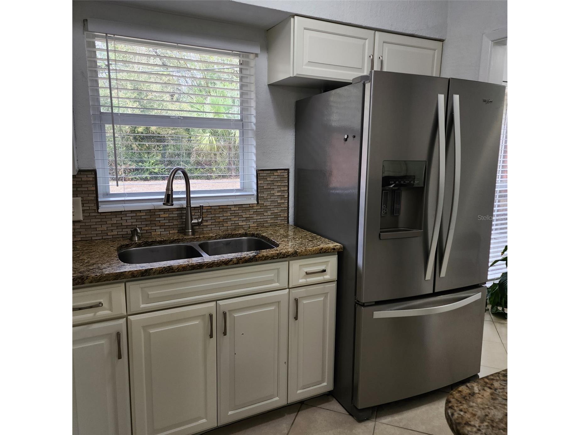 3925 Omega Lane Sarasota FL 34235 A4683774 image3