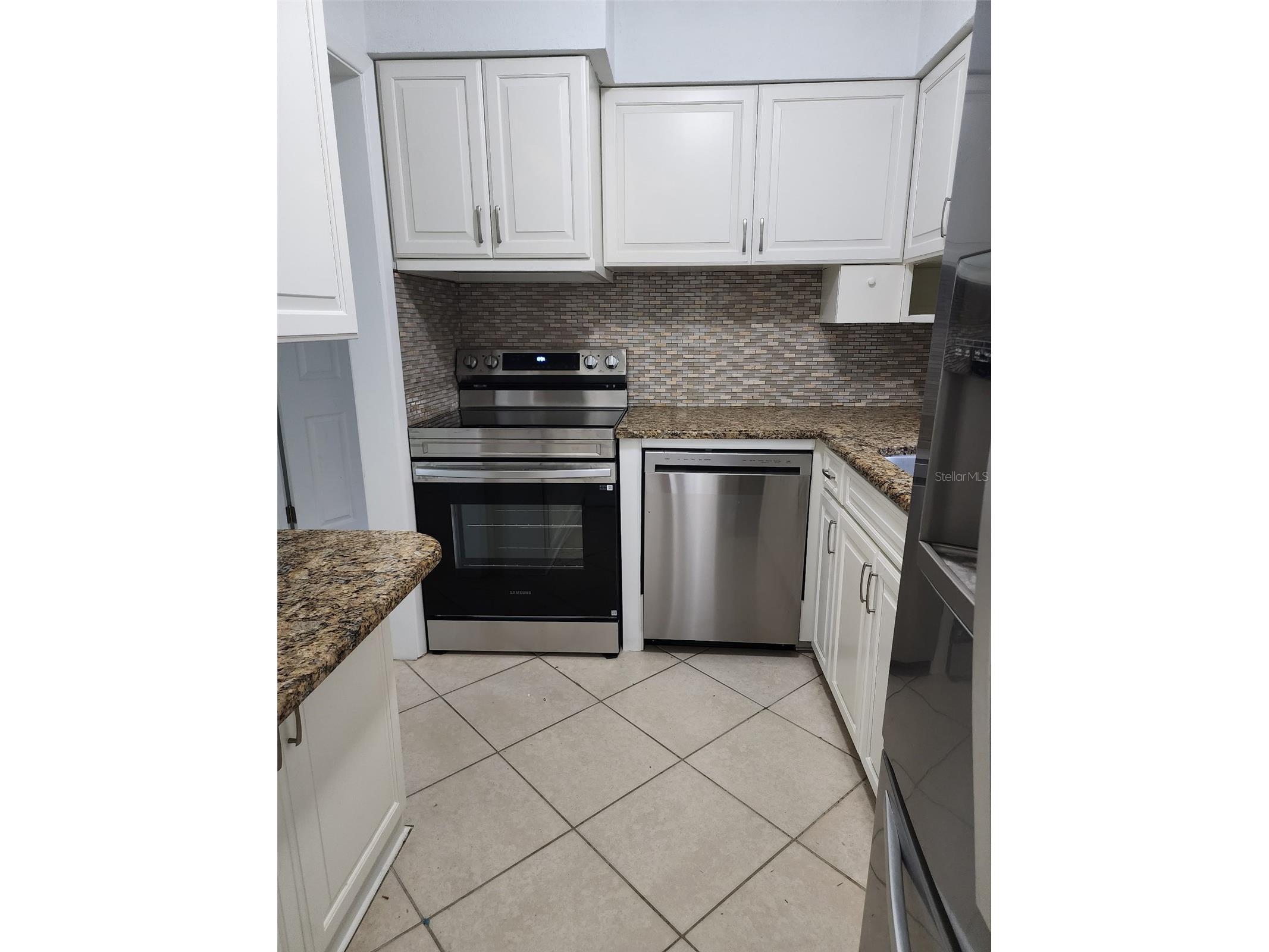 3925 Omega Lane Sarasota FL 34235 A4683774 image4