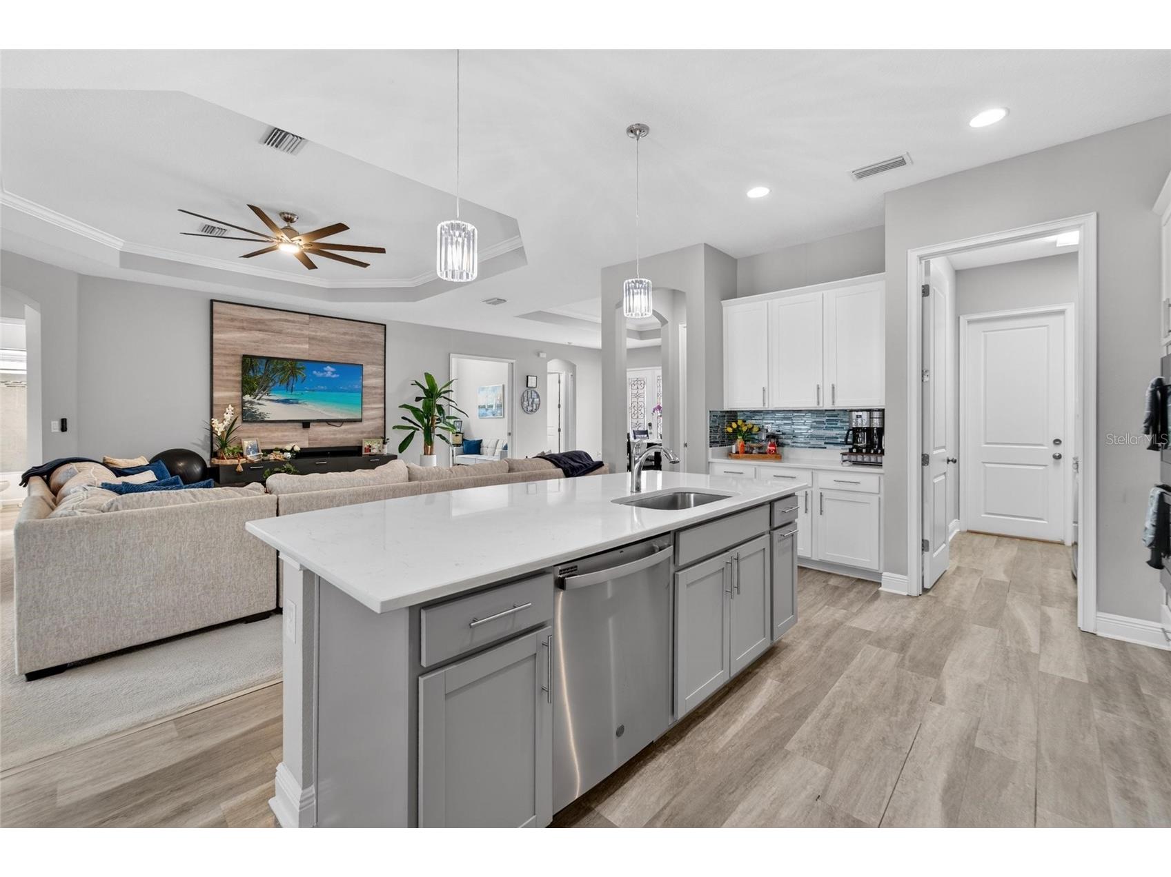 3925 Salida Delsol Drive Sun City Center FL 33573 TB8500878 image17