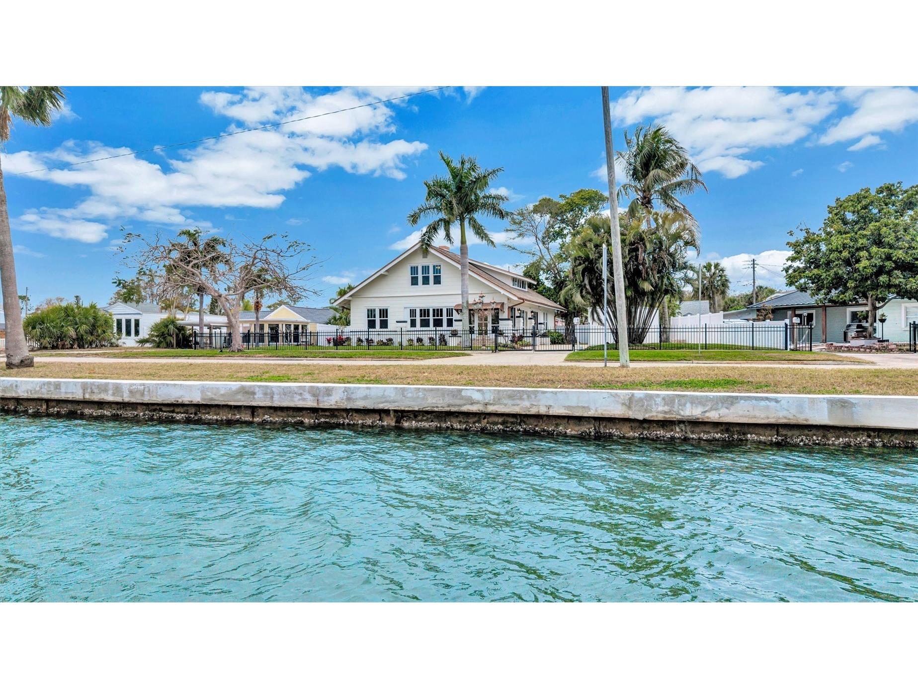 3925 Sunrise Drive S Saint Petersburg FL 33705 - BAYOU BONITA TB8480172 image1