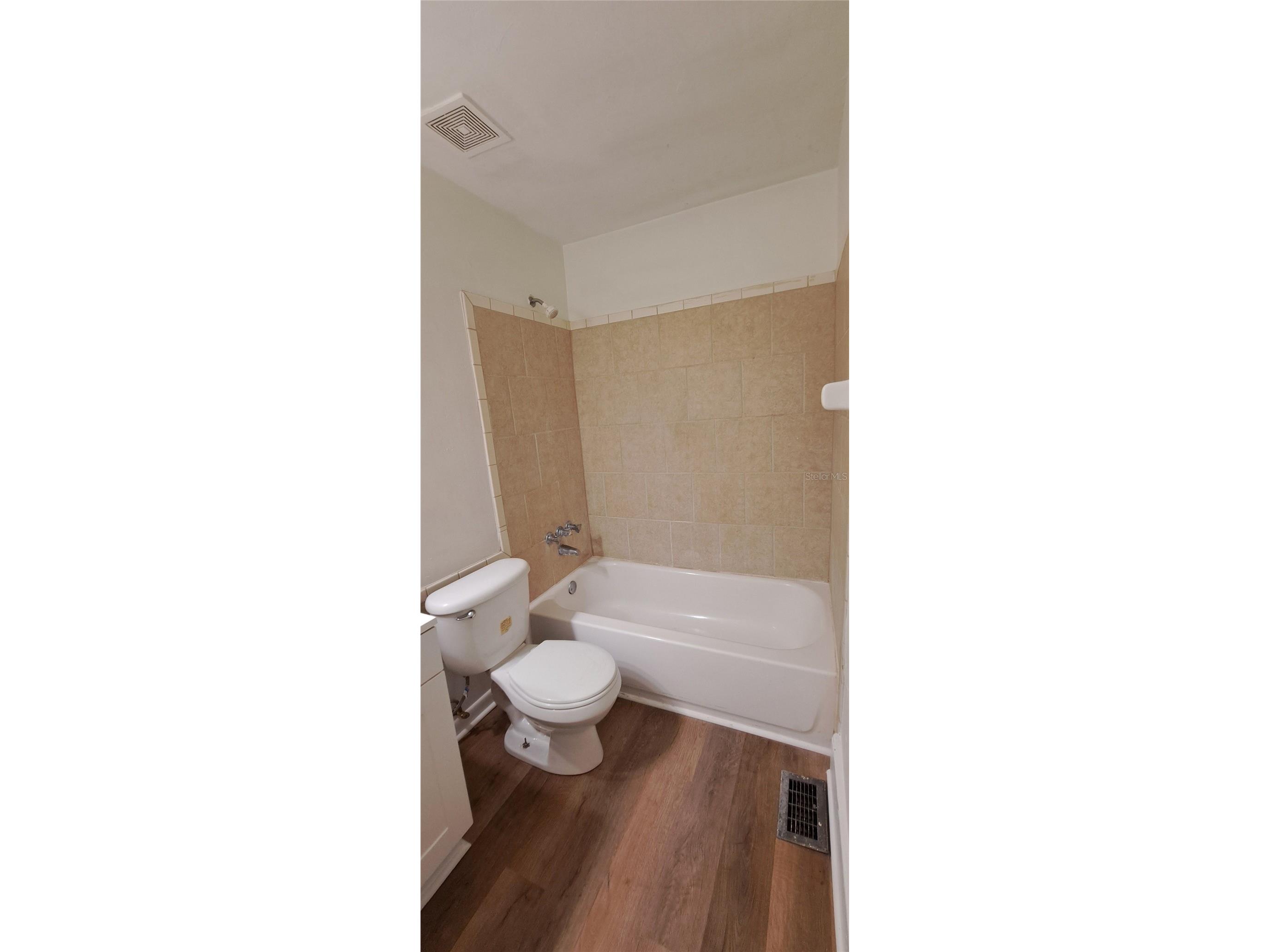 3925 SW 26th Terrace #B Gainesville FL 32608 GC537521 image19