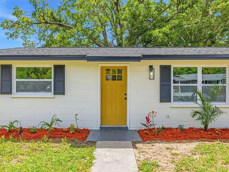 39252 Heights Avenue Zephyrhills FL 33542 TB8502619 image1
