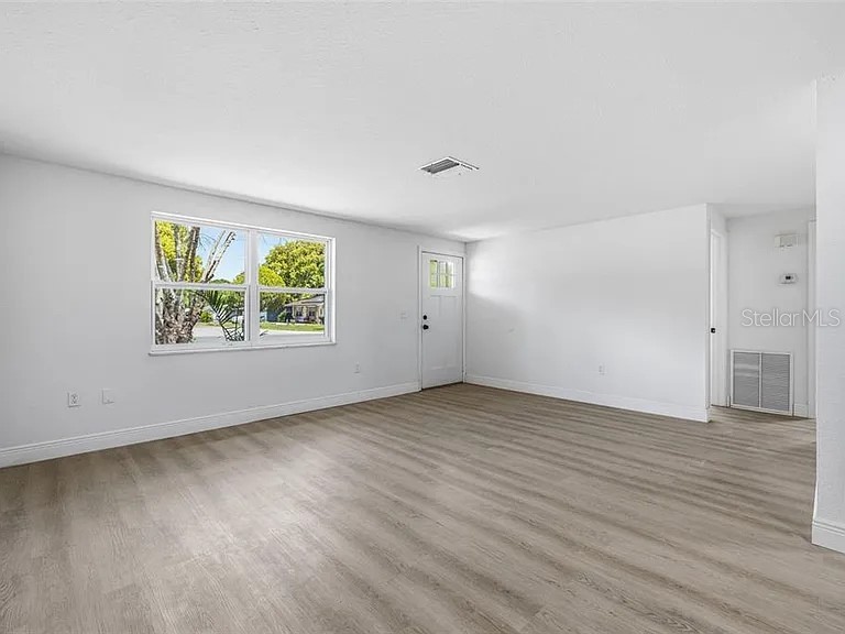 39252 Heights Avenue Zephyrhills FL 33542 TB8502619 image3