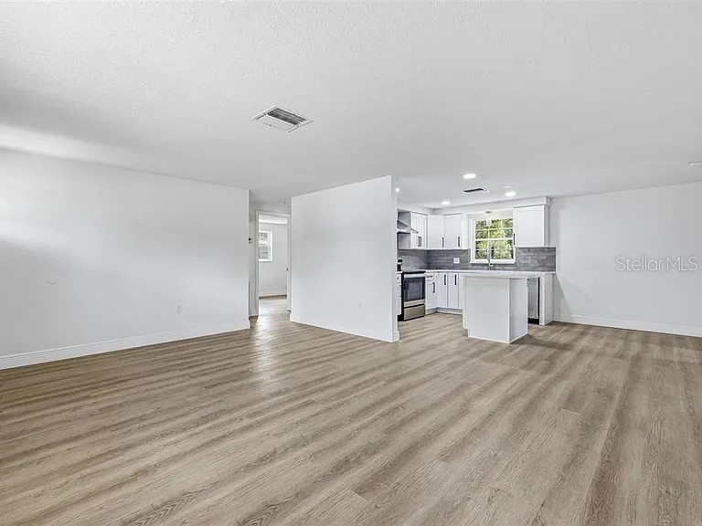 39252 Heights Avenue Zephyrhills FL 33542 TB8502619 image4
