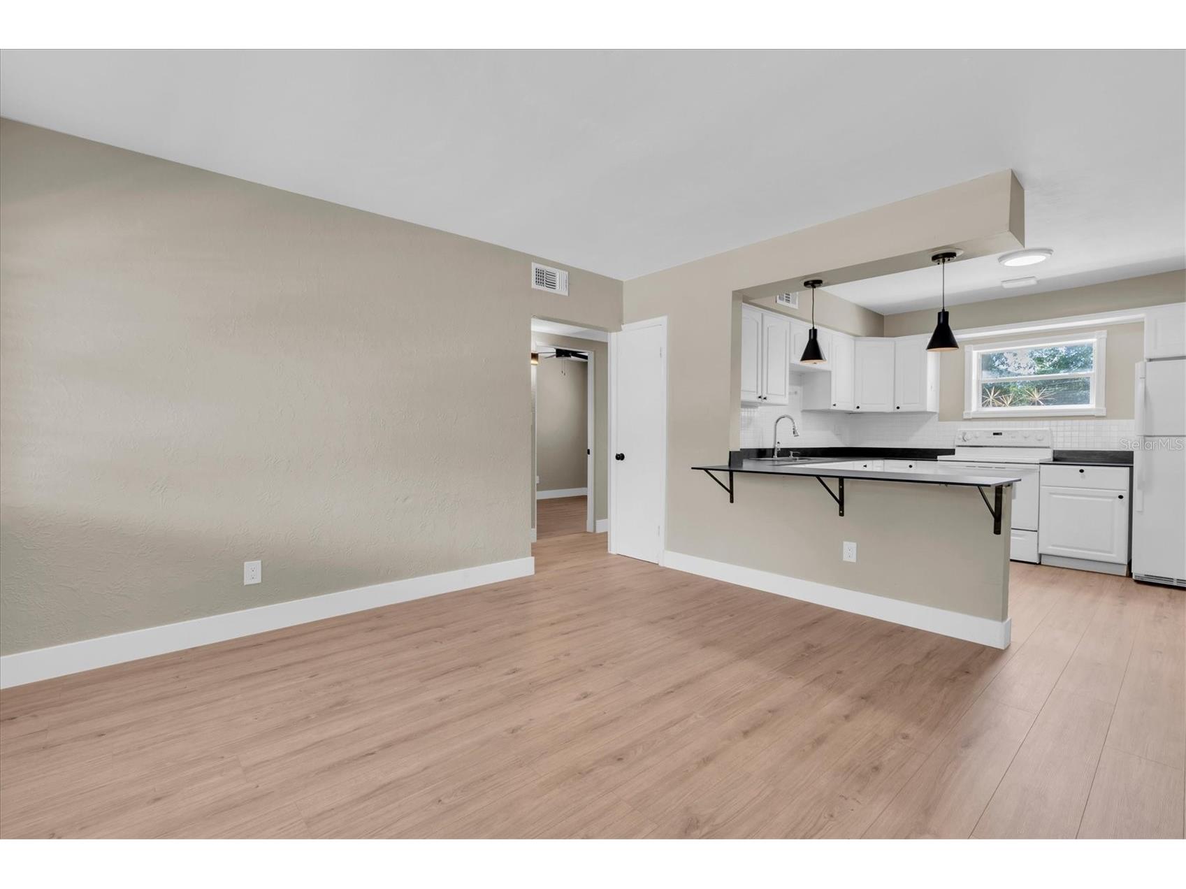 3926 40th Avenue N Saint Petersburg FL 33714 TB8493606 image2
