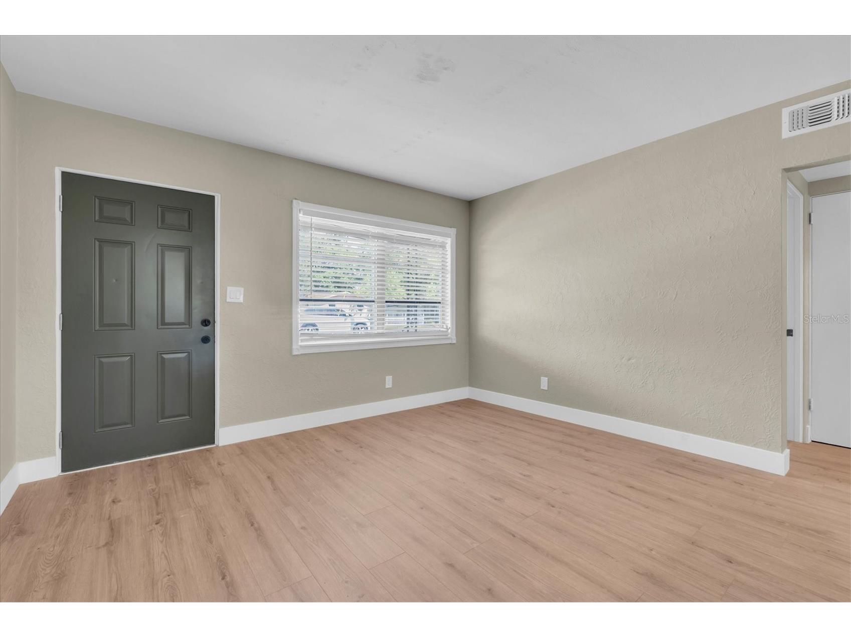 3926 40th Avenue N Saint Petersburg FL 33714 TB8493606 image3