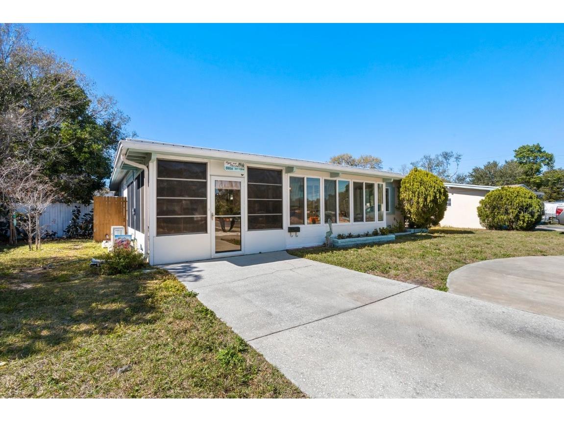 3926 74th Street N Saint Petersburg FL 33709 U8190674 image1