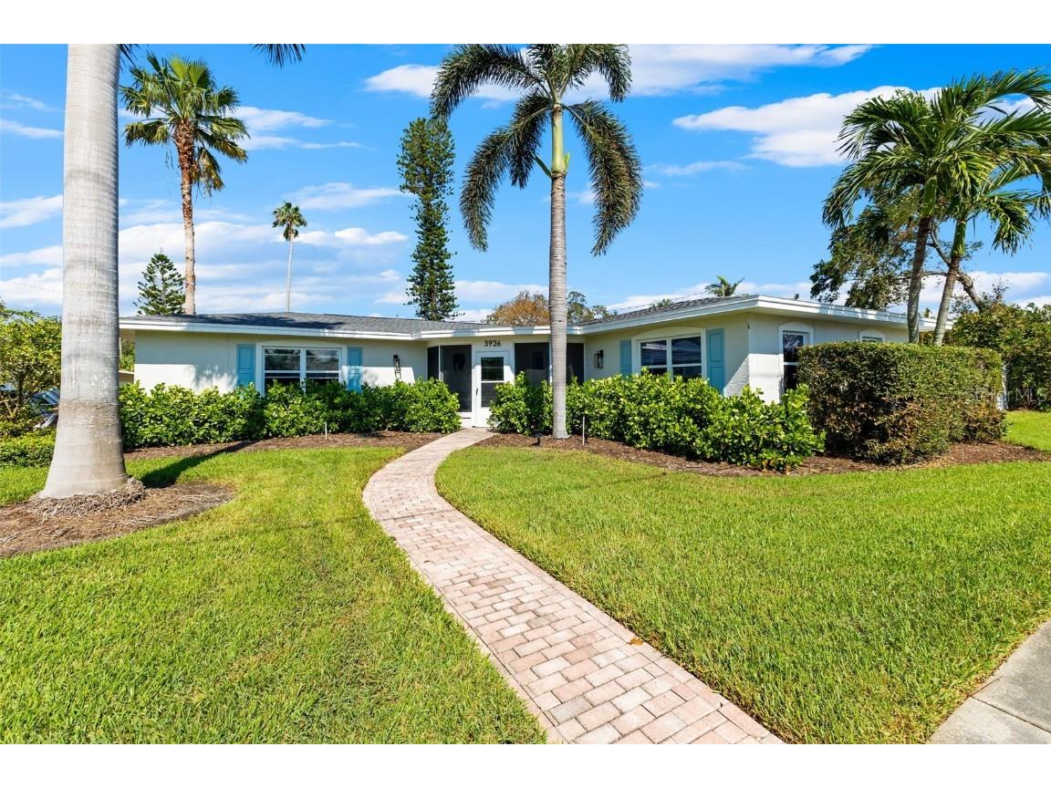 3926 Overlook Drive NE Saint Petersburg FL 33703 TB8310403 image1