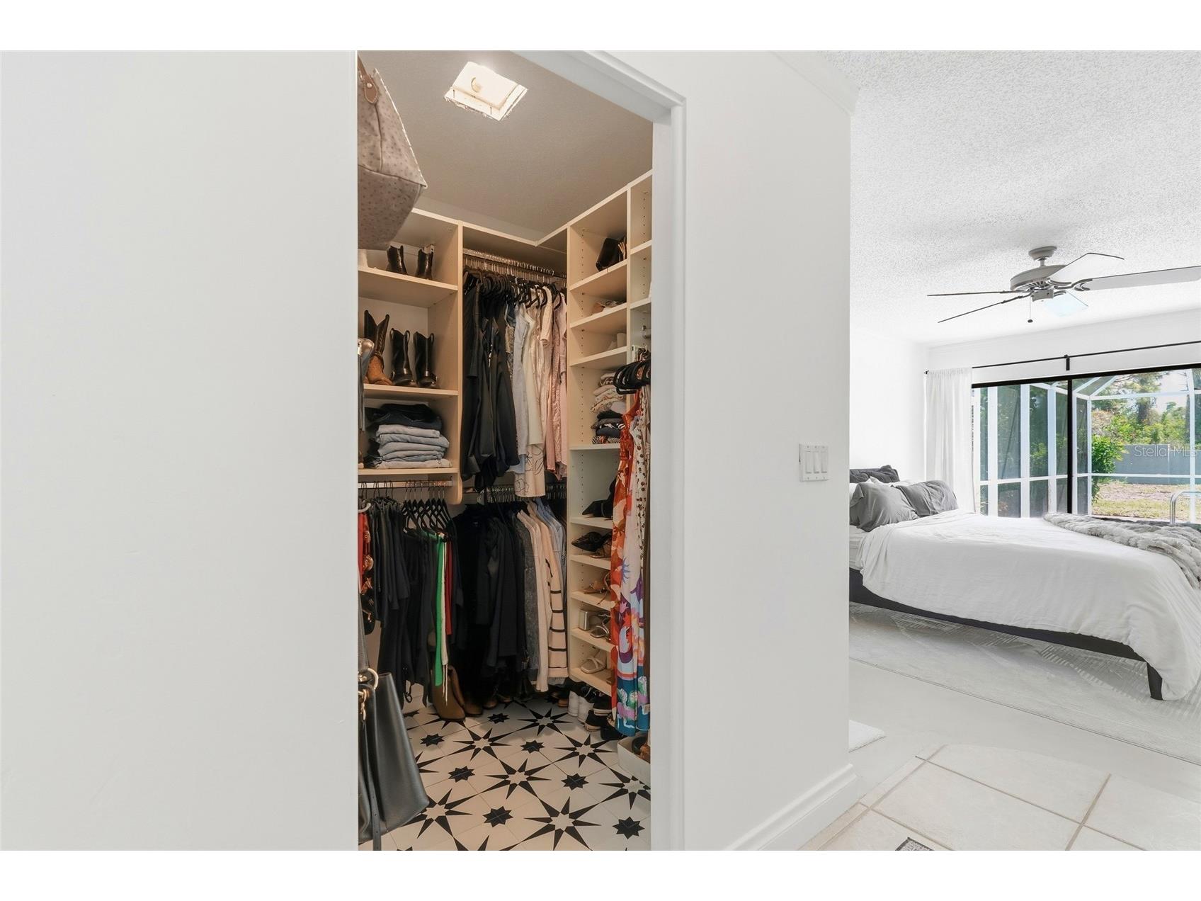 3927 Country View Lane Sarasota FL 34233 A4690240 image16