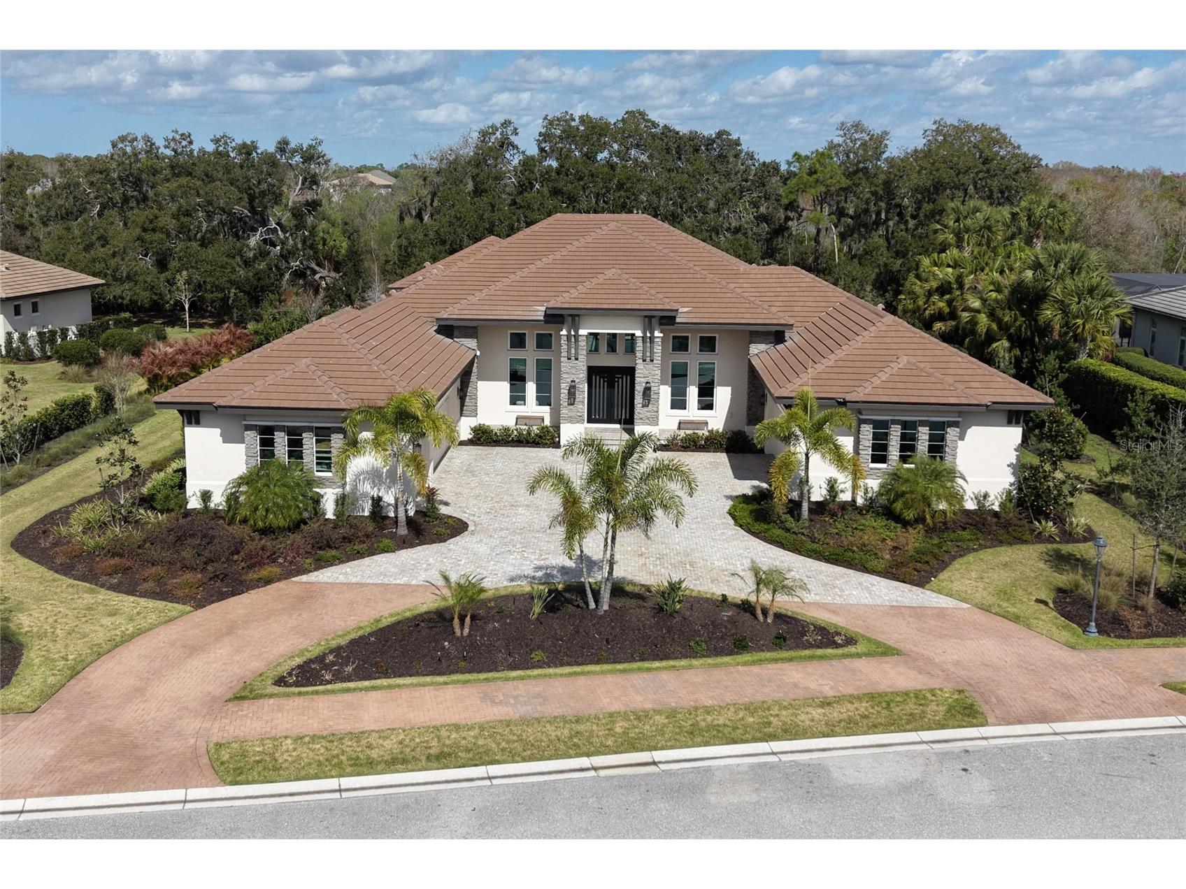 3927 Founders Club Drive Sarasota FL 34240 A4683069 image1