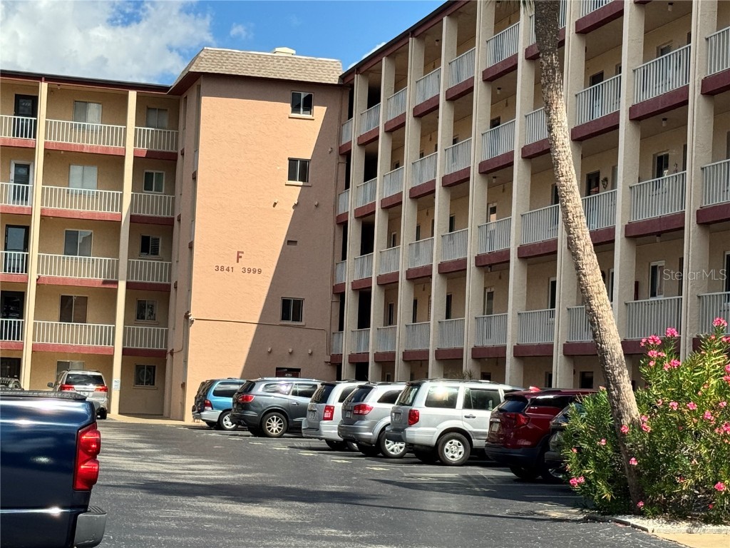 3927 Lake Bayshore Drive #F312 Bradenton FL 34205 A4669571 image1