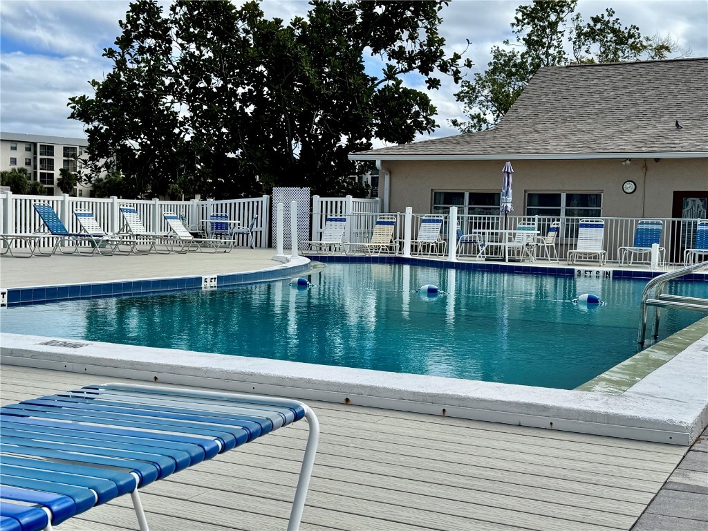 3927 Lake Bayshore Drive #F312 Bradenton FL 34205 A4669571 image41