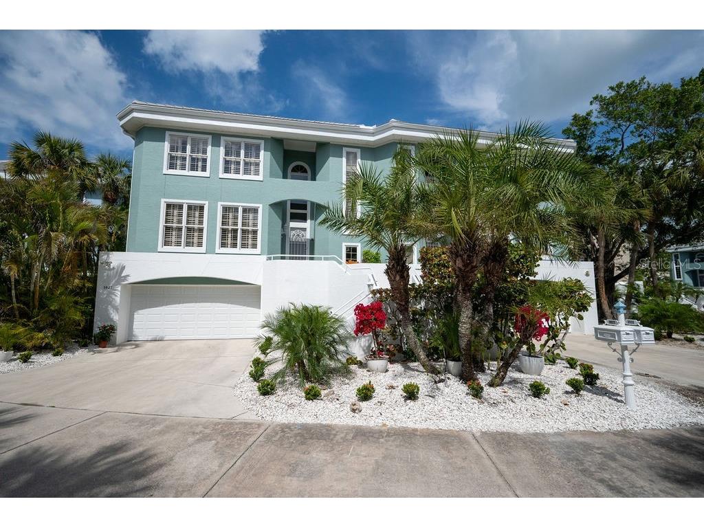 3927 Somerset Drive Sarasota FL 34242 A4630347 image1