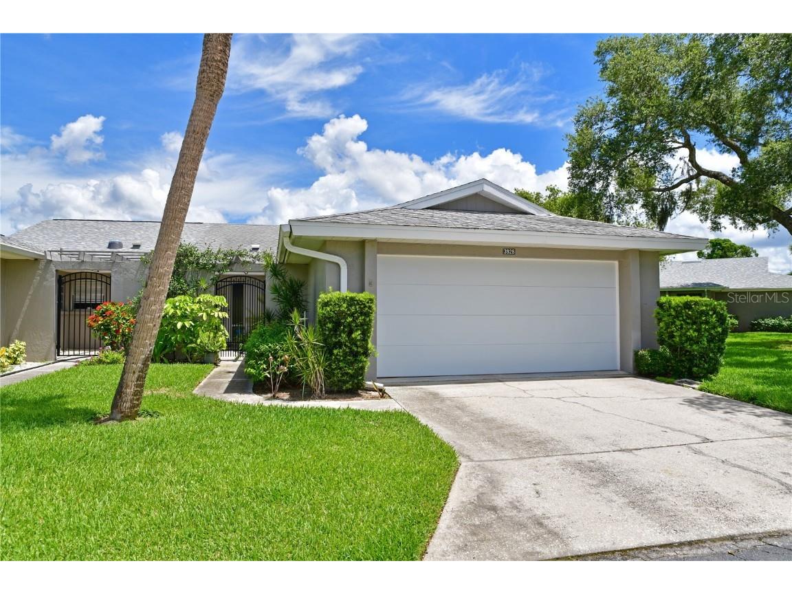 3928 Center Gate Circle #17 Sarasota FL 34233 A4614123 image1