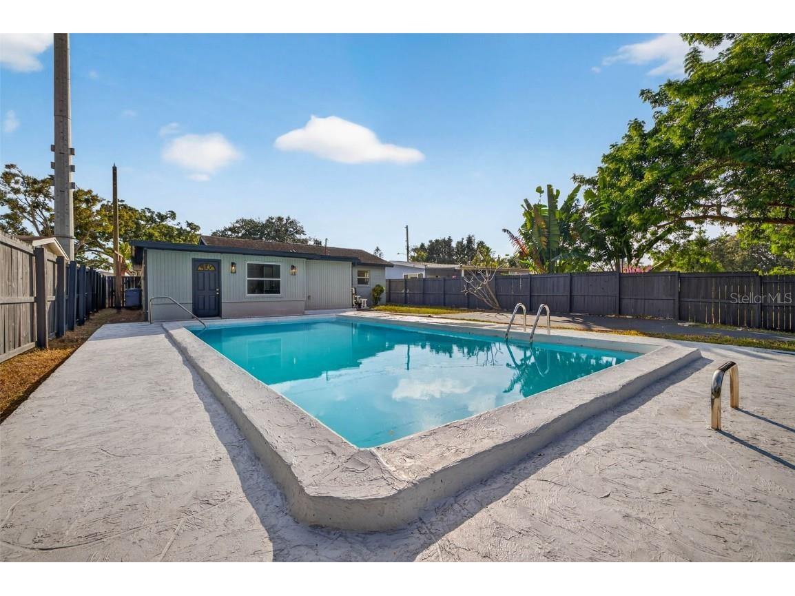 3929 13th Avenue N Saint Petersburg FL 33713 TB8455468 image25