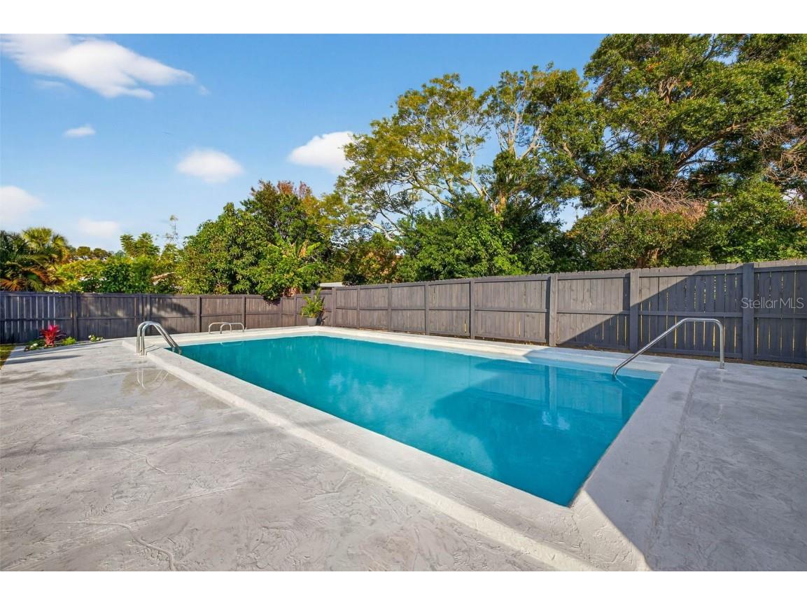 3929 13th Avenue N Saint Petersburg FL 33713 TB8455468 image27