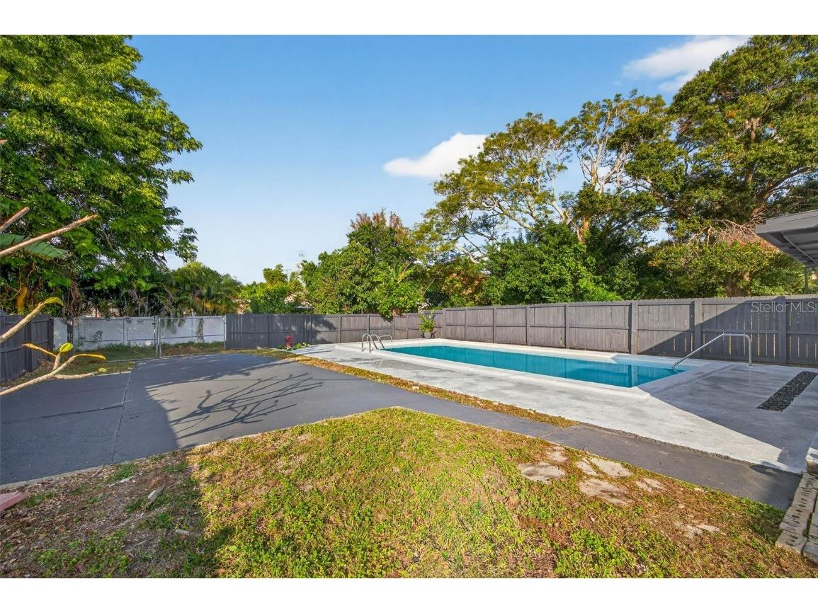 3929 13th Avenue N Saint Petersburg FL 33713 TB8455468 image28