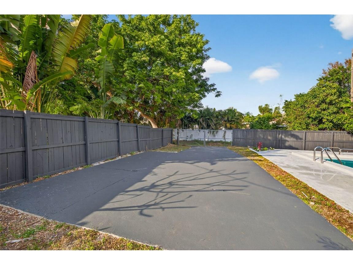 3929 13th Avenue N Saint Petersburg FL 33713 TB8455468 image29