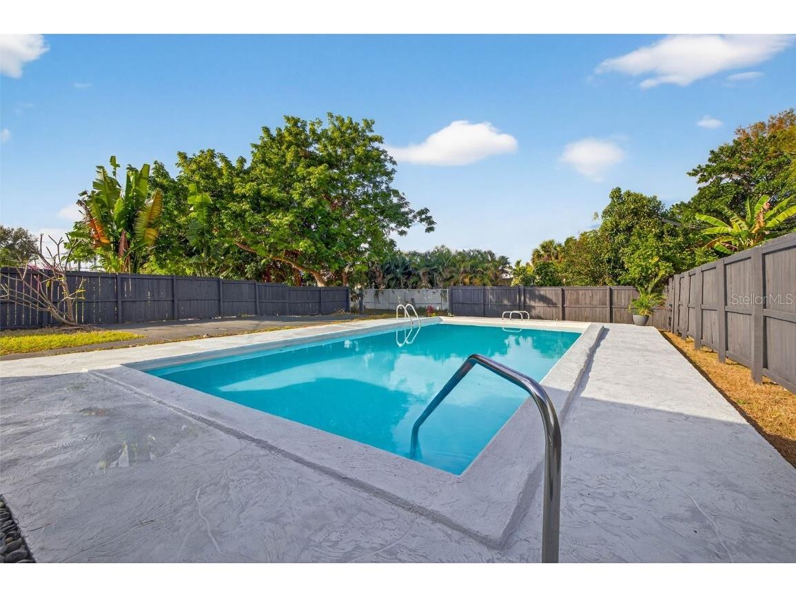 3929 13th Avenue N Saint Petersburg FL 33713 TB8455468 image4