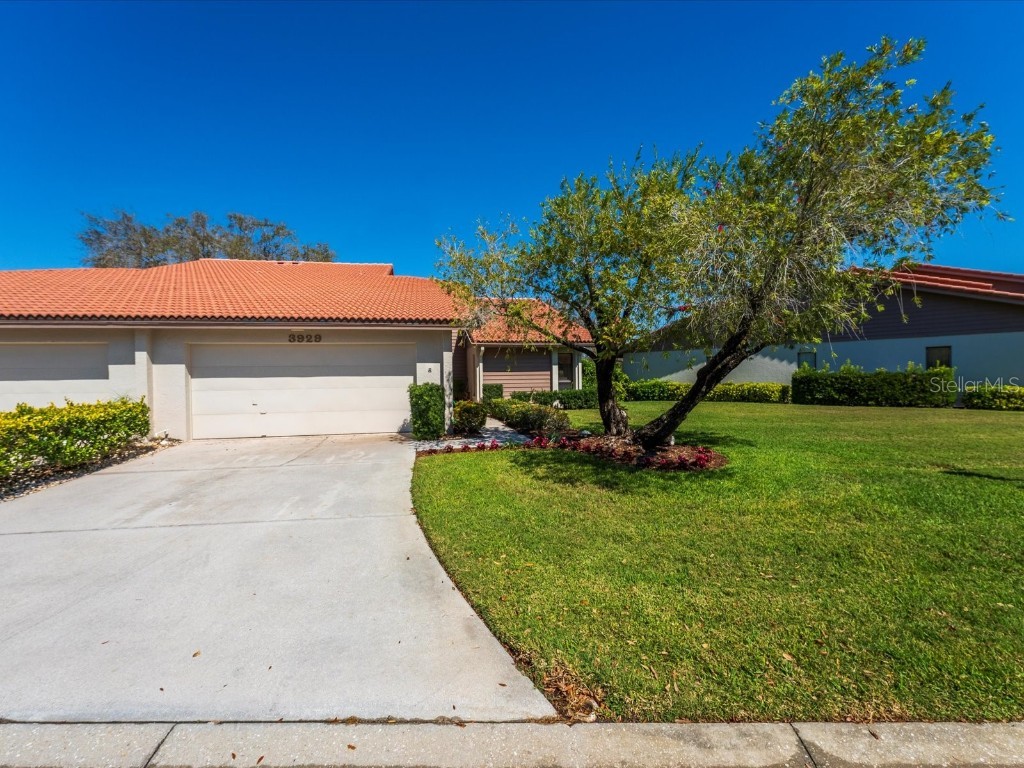 3929 Wilshire Circle #184 Sarasota FL 34238 A4600397 image1