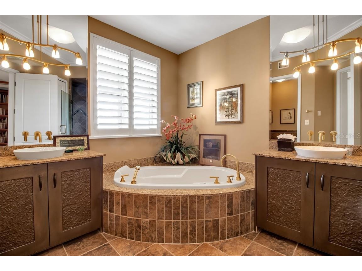 393 N Point Road #1002 Osprey FL 34229 - LITTLE SARA BAY/GULF OF MEXICO A4667964 image76