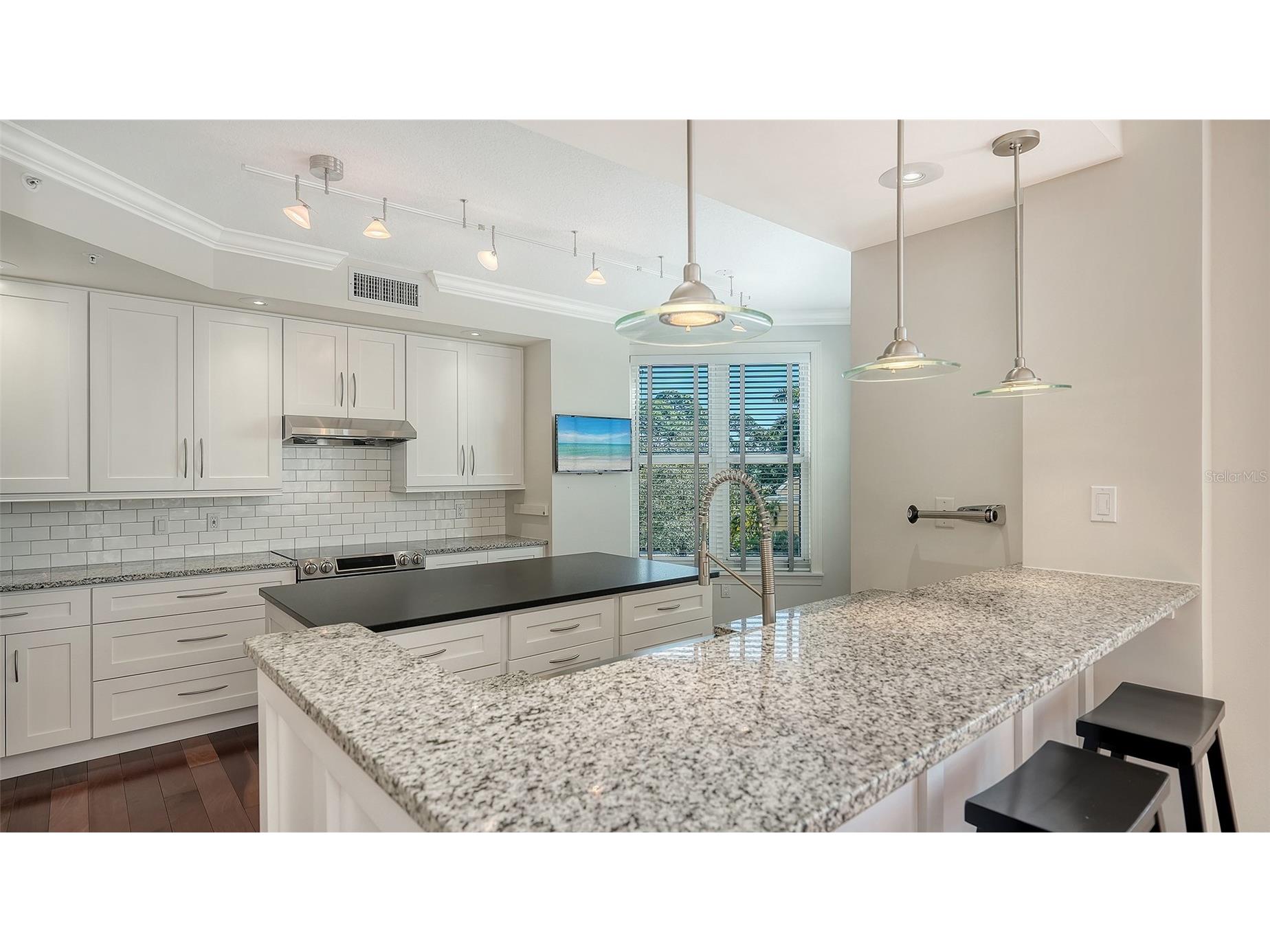 393 N Point Road #301 Osprey FL 34229 A4682548 image16
