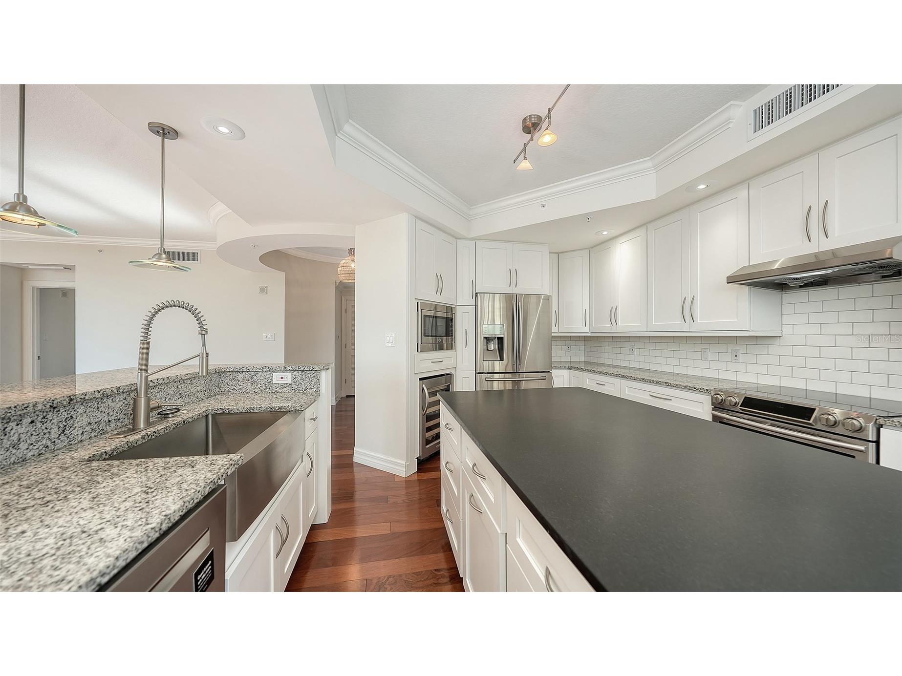 393 N Point Road #301 Osprey FL 34229 A4682548 image18