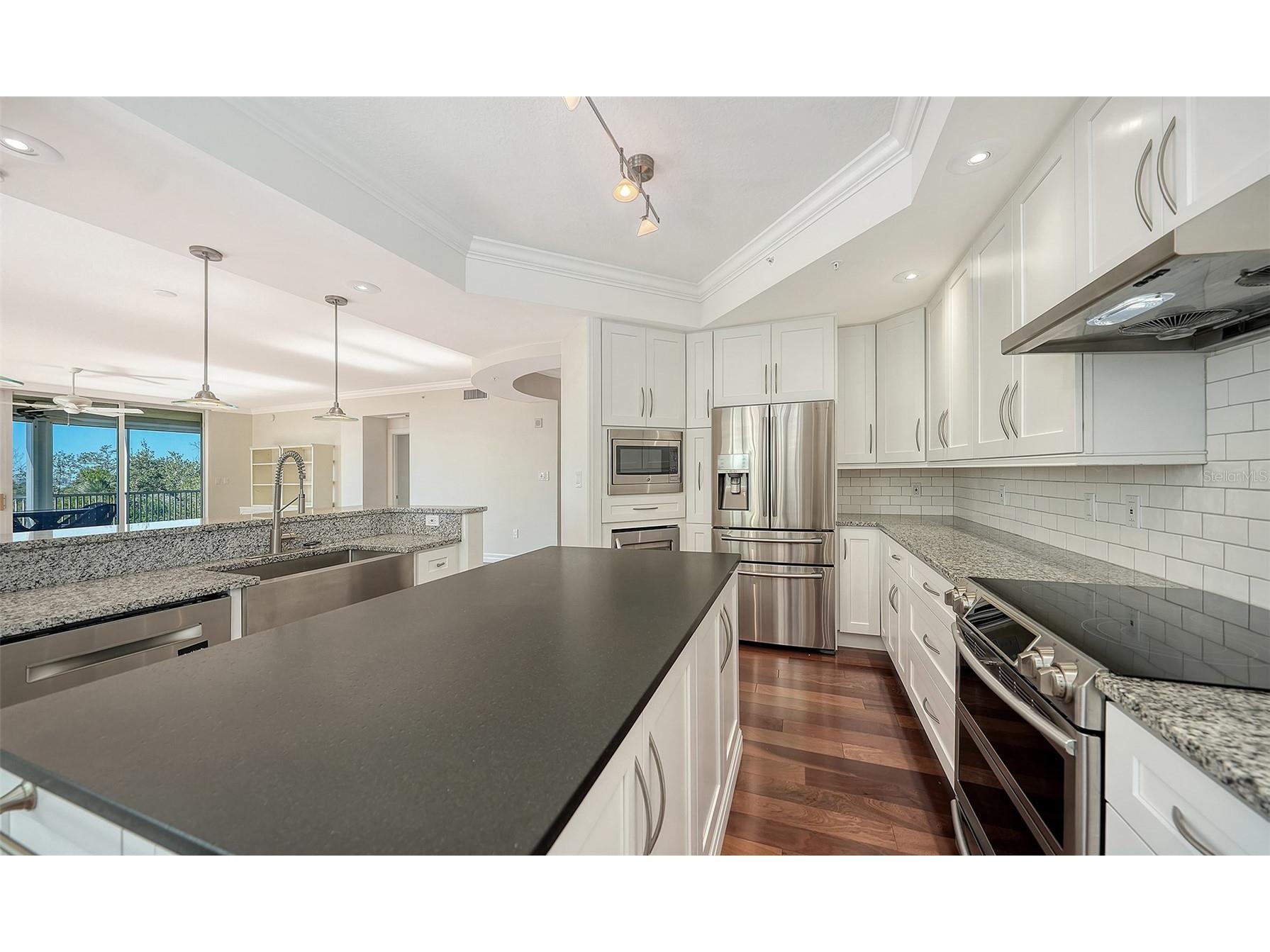 393 N Point Road #301 Osprey FL 34229 A4682548 image19