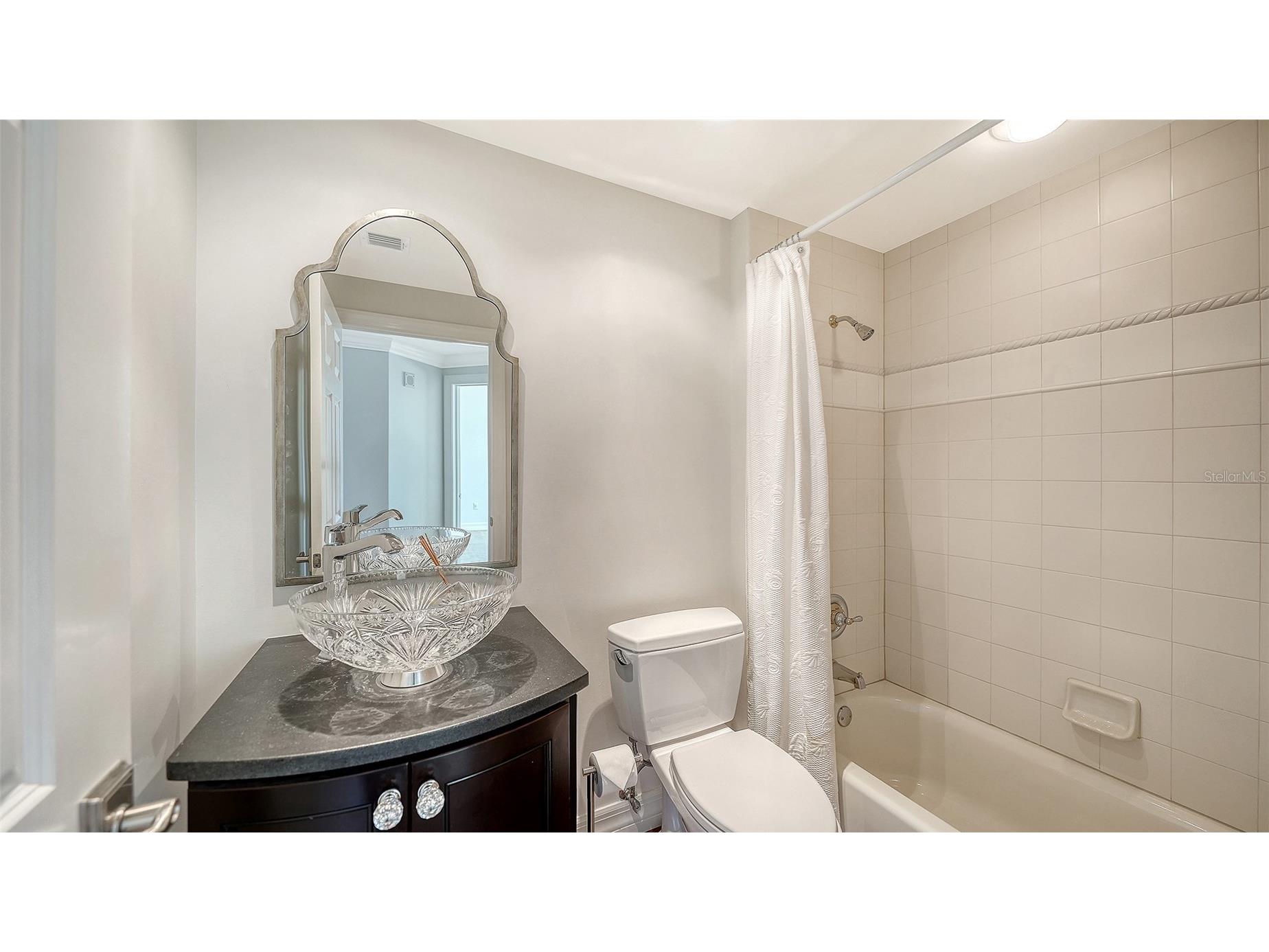 393 N Point Road #301 Osprey FL 34229 A4682548 image32