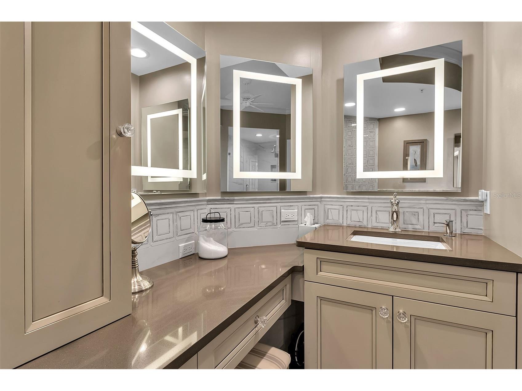393 N Point Road #401 Osprey FL 34229 - CATFISH CREEK A4686928 image54
