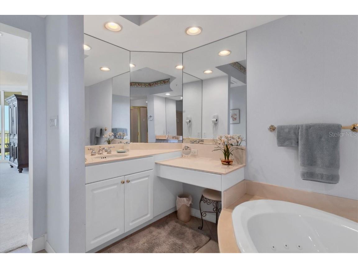 393 N Point Road #604 Osprey FL 34229 A4638035 image41