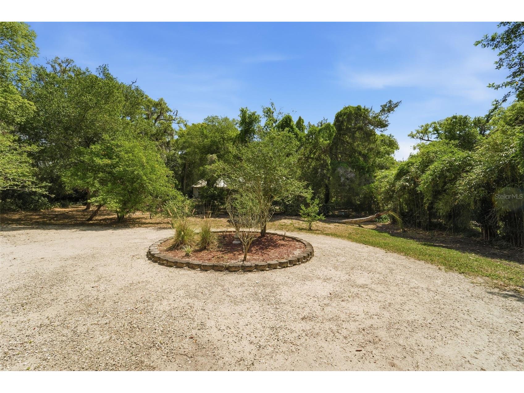 393 S Dexter Avenue Deland FL 32720 V4948759 image8