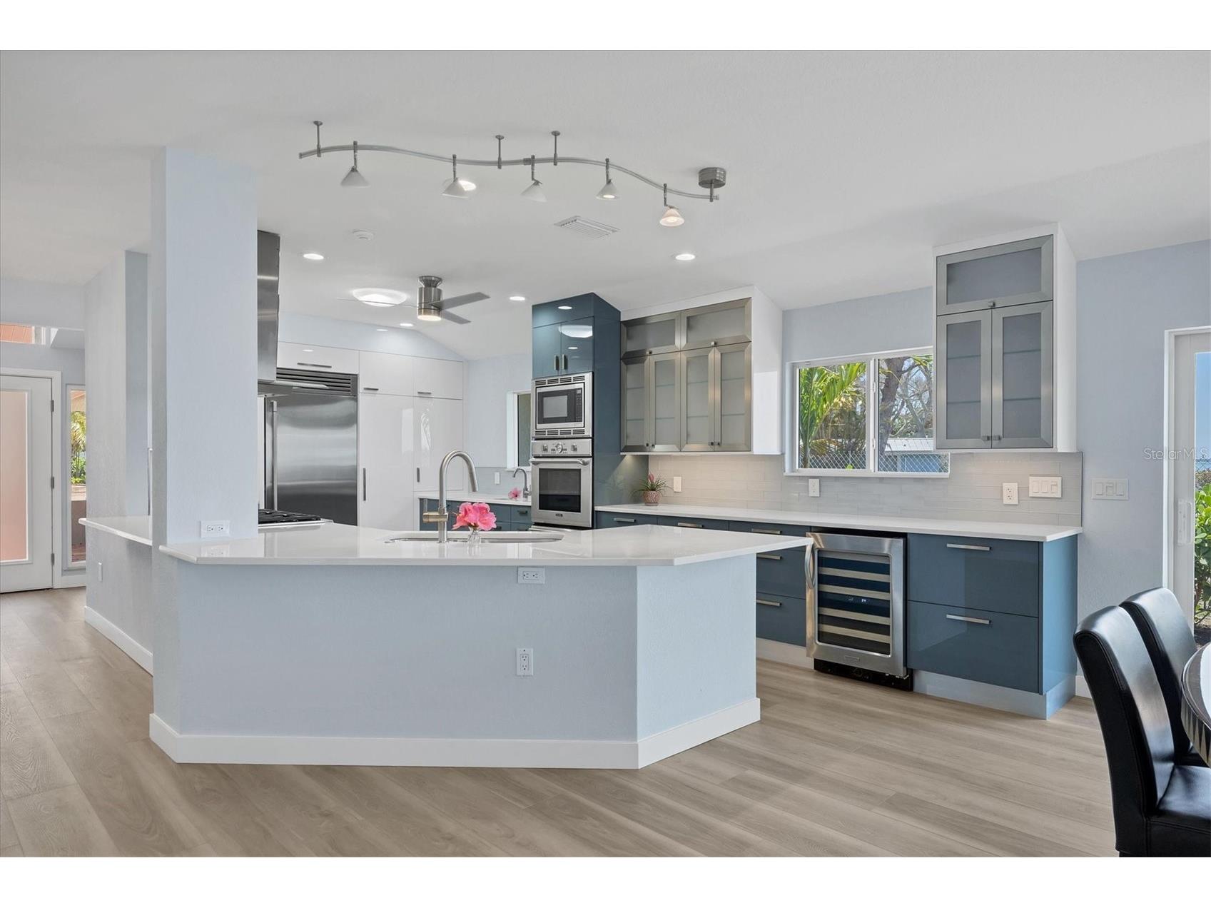 3931 Bay Shore Road Sarasota FL 34234 - SARASOTA BAY A4649616 image12