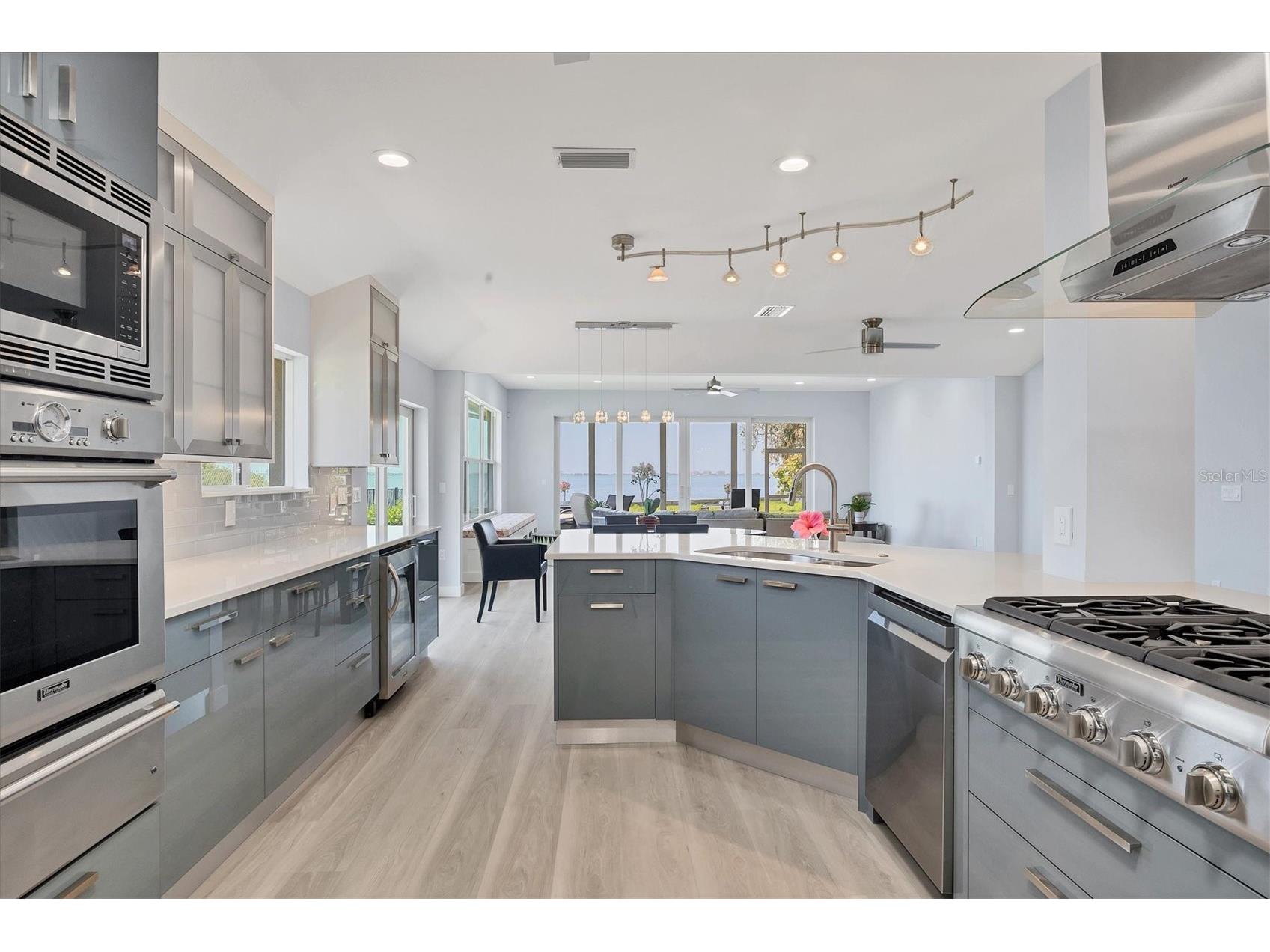 3931 Bay Shore Road Sarasota FL 34234 - SARASOTA BAY A4649616 image16