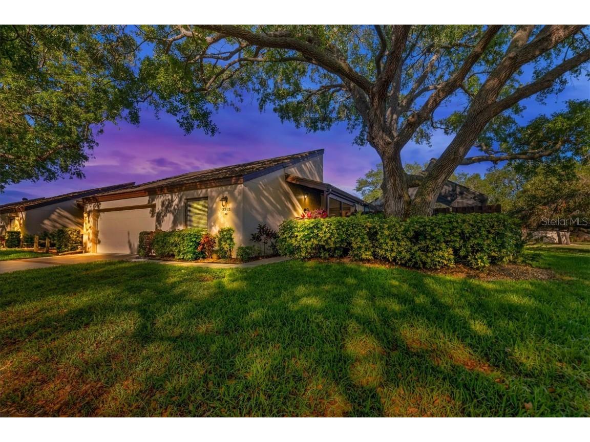 3931 Glen Oaks Manor Drive Sarasota FL 34232 A4529835 image1