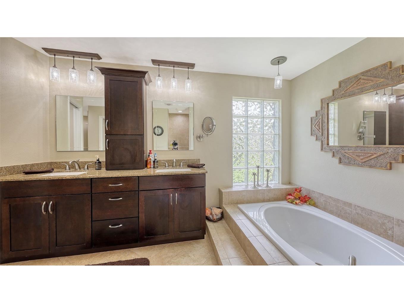 3931 Torrey Pines Boulevard Sarasota FL 34238 A4658535 image30