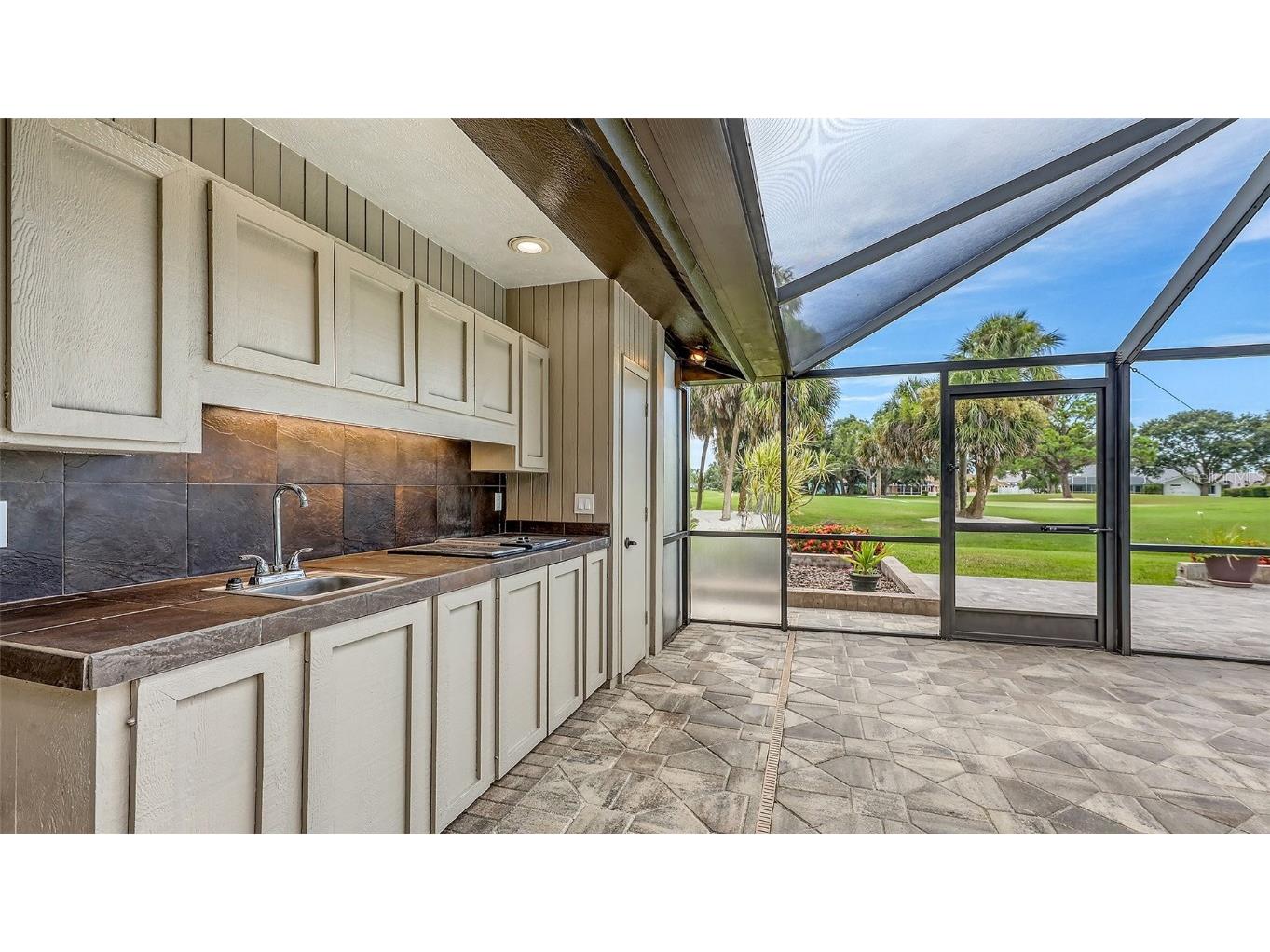 3931 Torrey Pines Boulevard Sarasota FL 34238 A4658535 image42