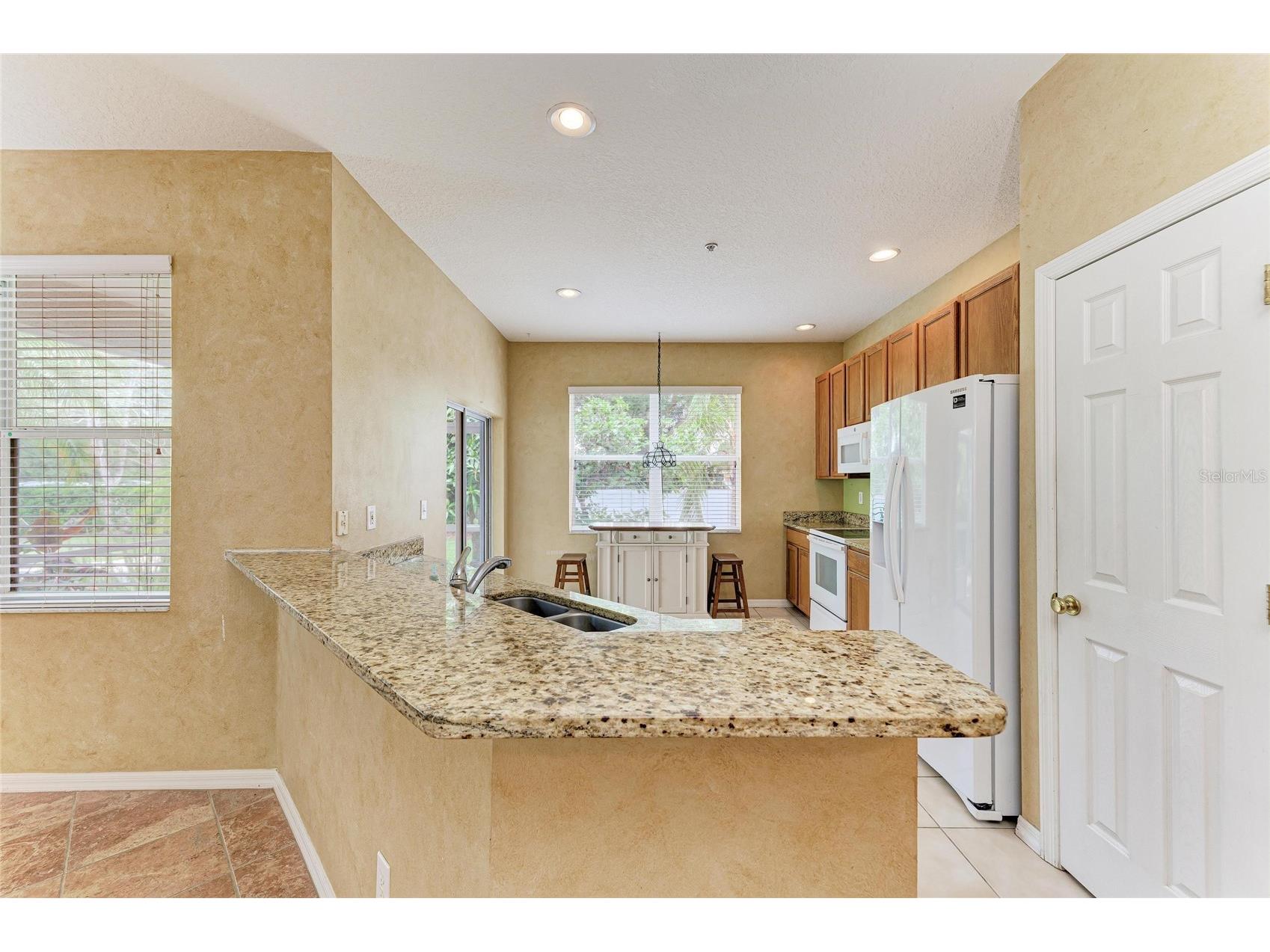 3931 Yellowstone Circle Sarasota FL 34233 A4695671 image12