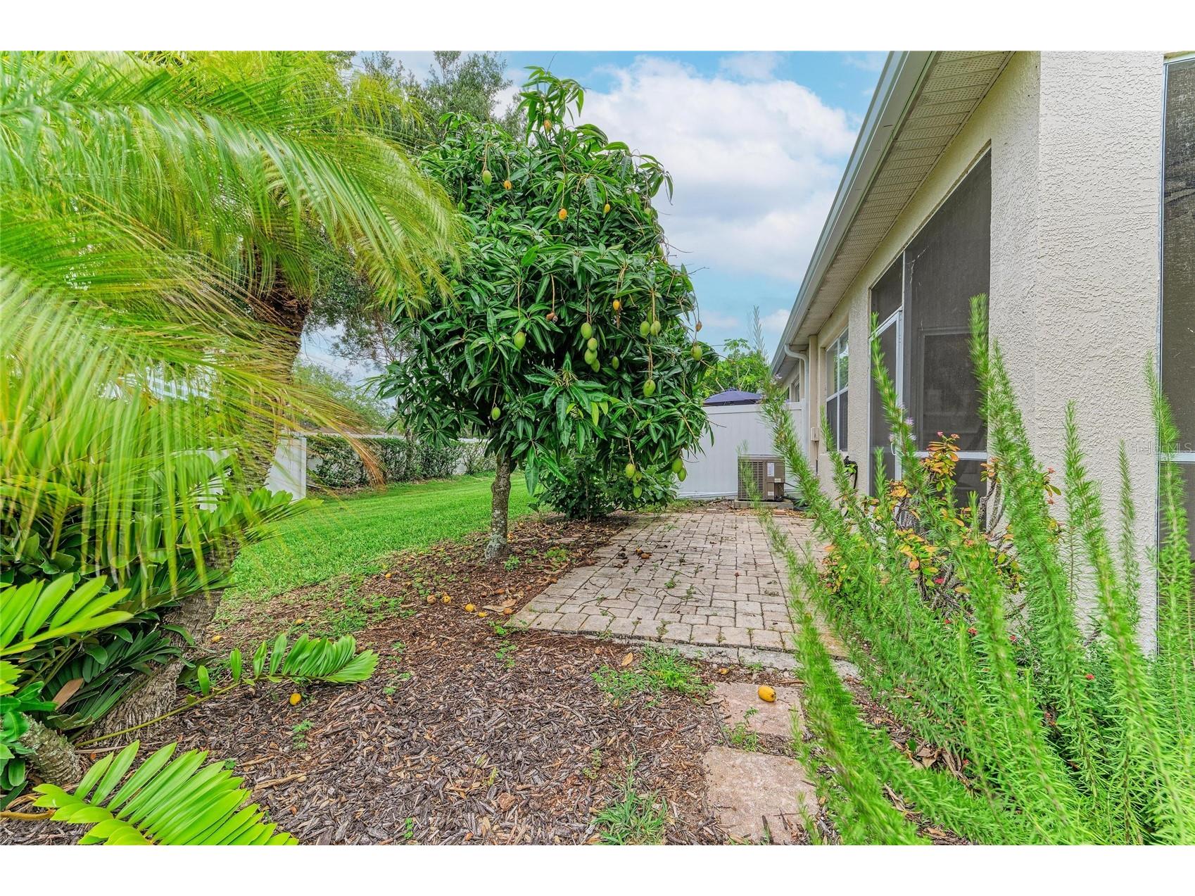 3931 Yellowstone Circle Sarasota FL 34233 A4695671 image35