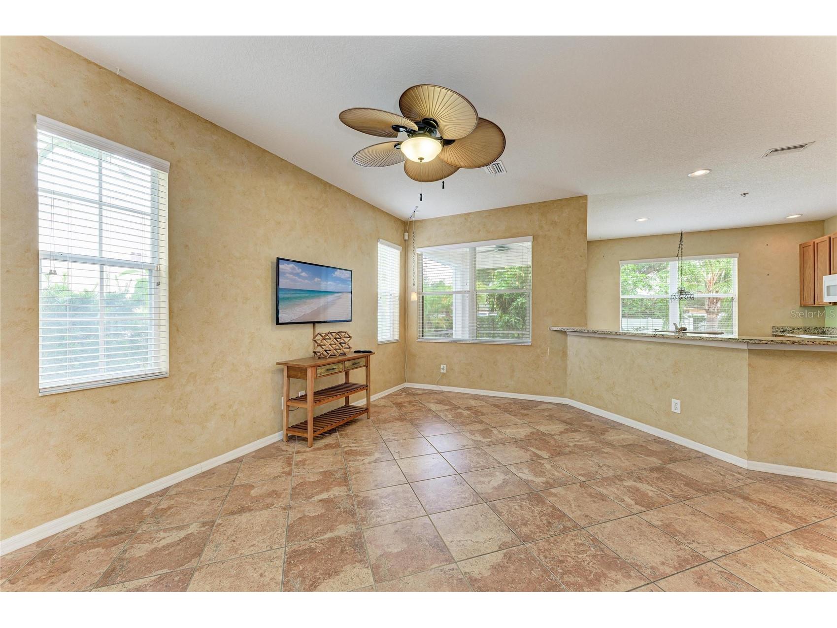 3931 Yellowstone Circle Sarasota FL 34233 A4695671 image8