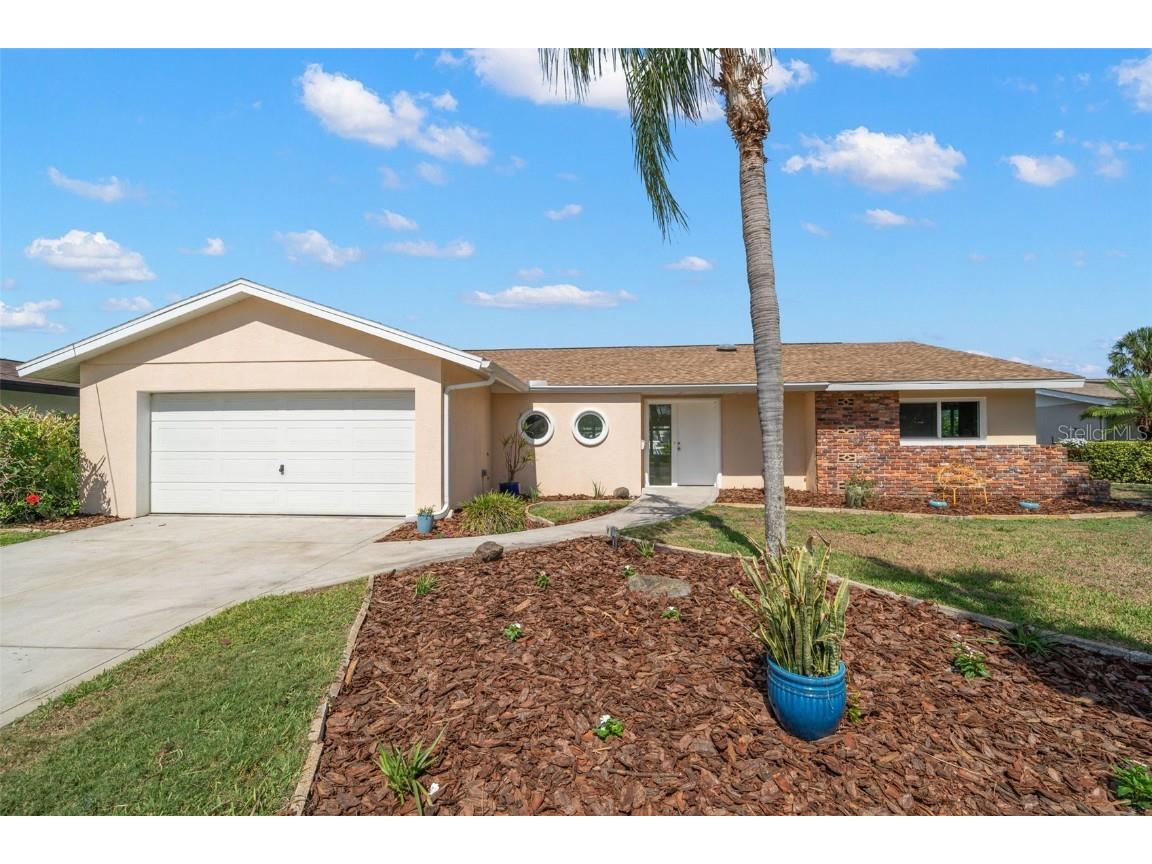 3932 Shore Acres Boulevard NE Saint Petersburg FL 33703 - SMACKS BAYOU TO TAMPA BAY TB8388243 image1