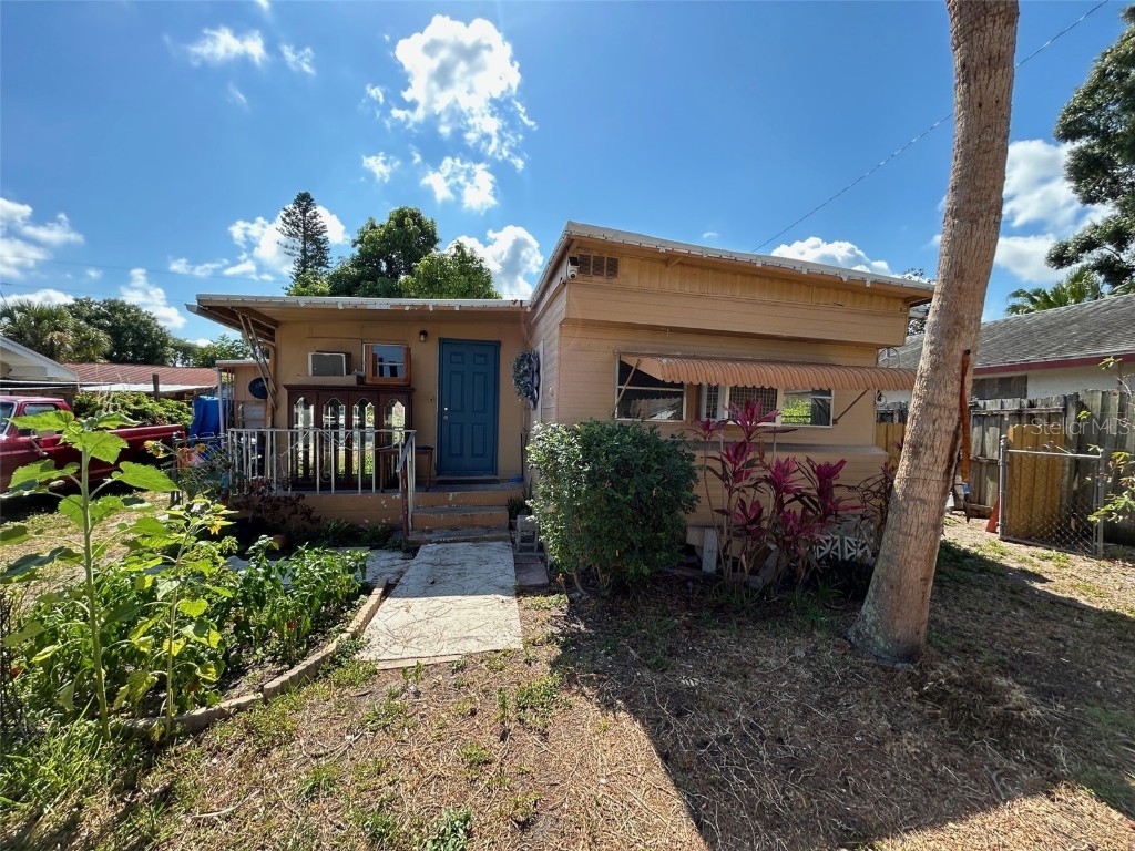 3933 Freedom Avenue Sarasota FL 34231 A4613289 image1