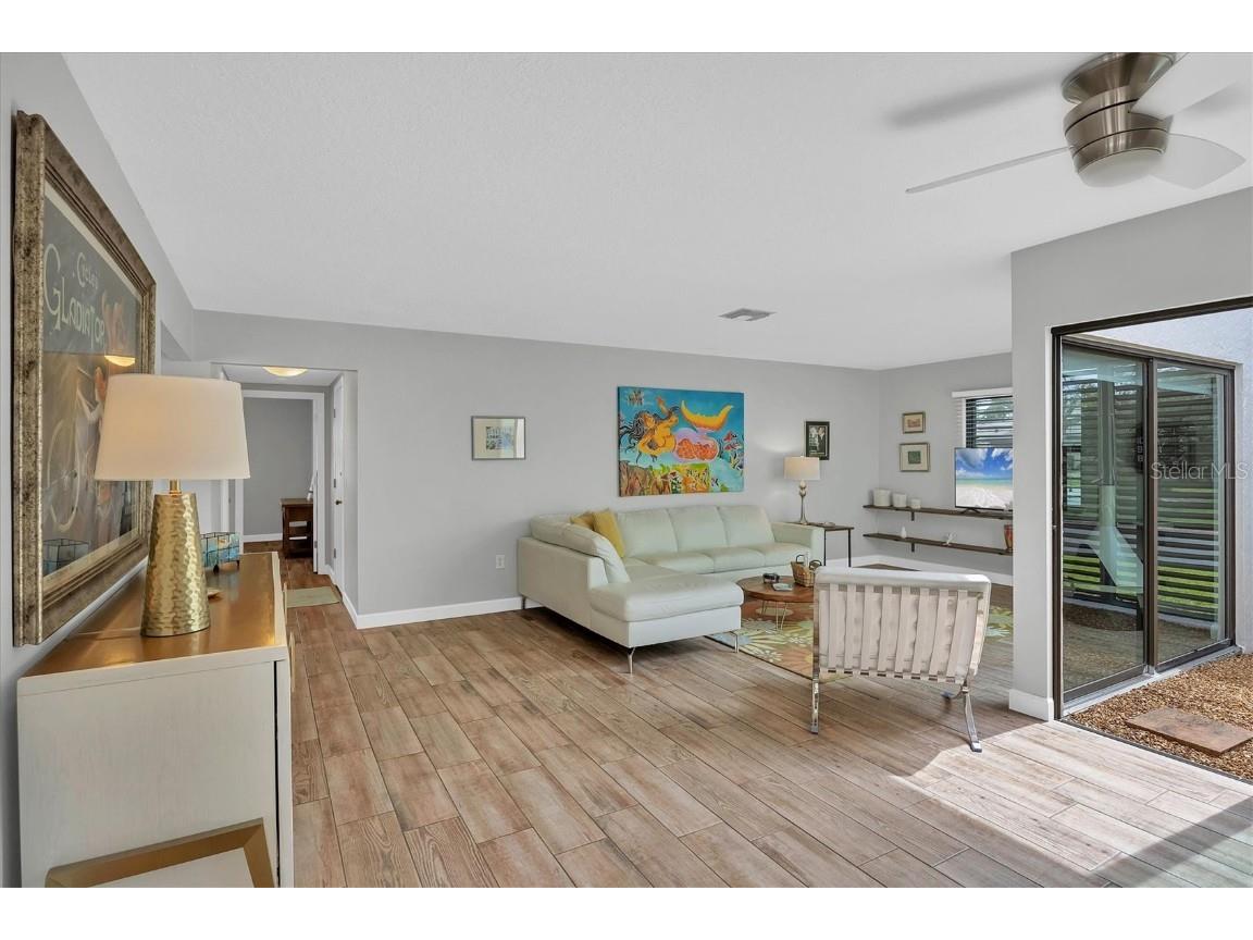 3933 Glen Oaks Manor Drive Sarasota FL 34232 A4642718 image10