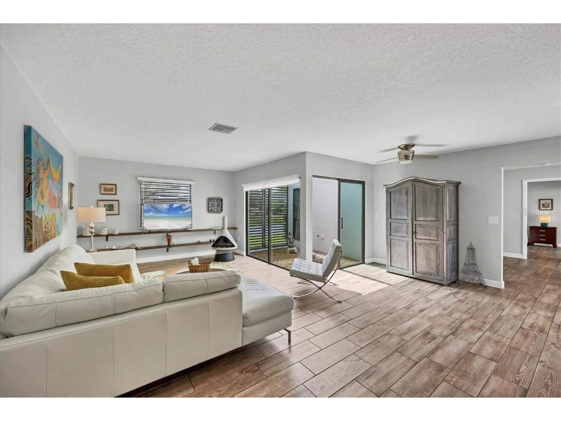 3933 Glen Oaks Manor Drive Sarasota FL 34232 A4642718 image12