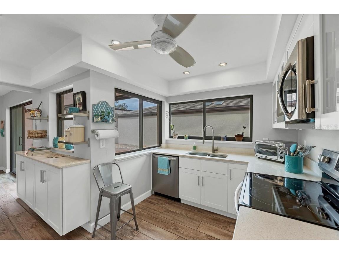 3933 Glen Oaks Manor Drive Sarasota FL 34232 A4642718 image15