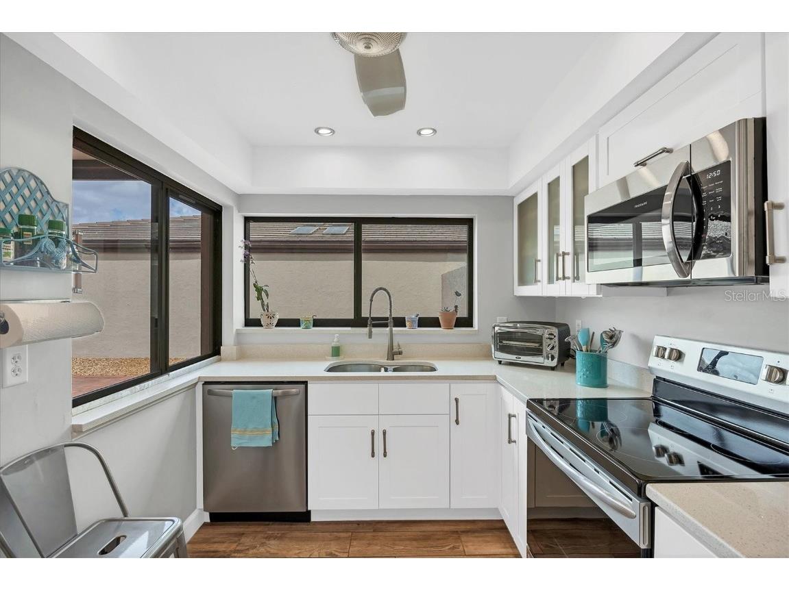 3933 Glen Oaks Manor Drive Sarasota FL 34232 A4642718 image16