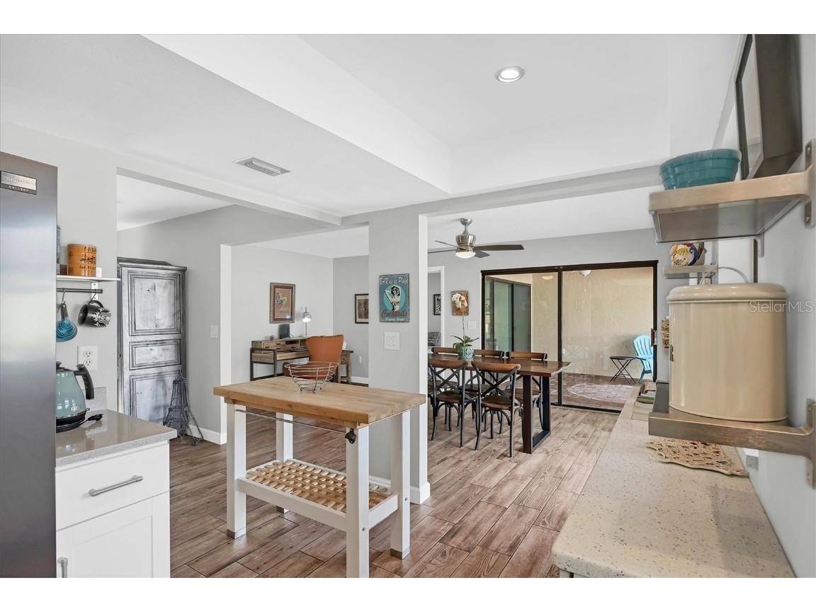 3933 Glen Oaks Manor Drive Sarasota FL 34232 A4642718 image17