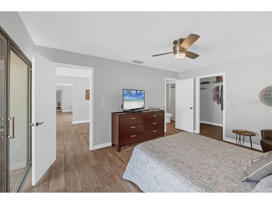 3933 Glen Oaks Manor Drive Sarasota FL 34232 A4642718 image19